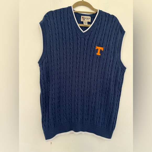 Tennessee VOLS Blue Cable Knit V-Neck Sweater Vest with Orange 'T' Size XL - Picture 9 of 12